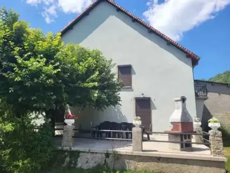 Maison spacieuse avec 4 chambres à Nevy-sur-Seille - Photo 10