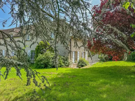 Grande maison en Seine-et-Marne avec jacuzzi, espace jeux et acceptant animaux - Photo 25