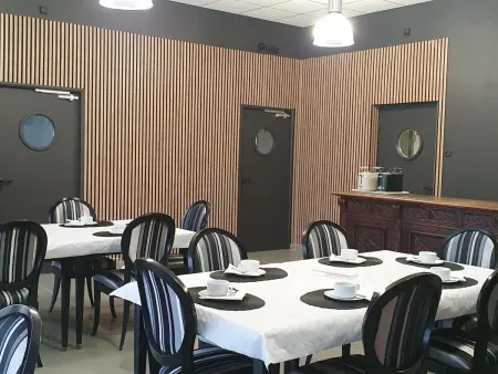 Gîte de Groupe jusqu'à 36 Pers., Jardin et Wifi - Photo 6