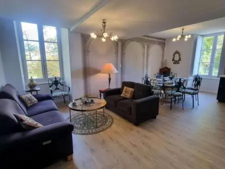 Gîte paisible dans château avec jardin, climatisation - Photo 2