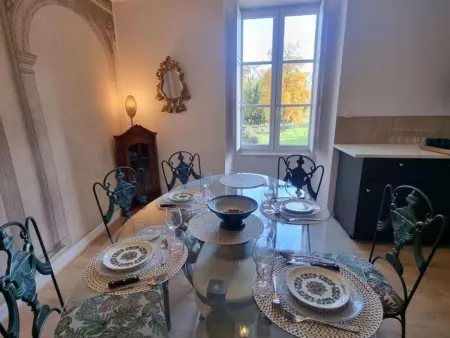 Gîte paisible dans château avec jardin, climatisation - Photo 4