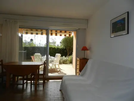 Studio à Bormes-les-Mimosas avec accès plage, terrasse et parking - Photo 6