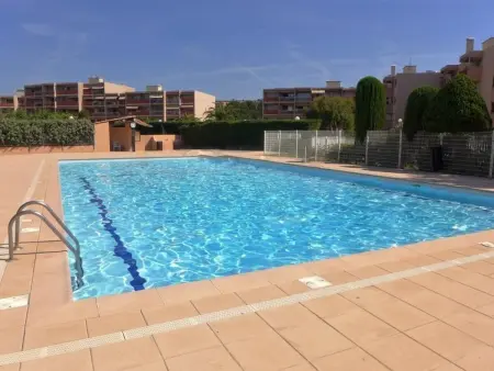 Studio à Bormes-les-Mimosas avec accès plage, terrasse et parking - Photo 9