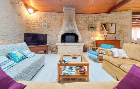 Maison 10 personnes à Chenac Saint Seurin d' - Photo 2