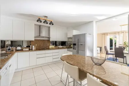 PB-223-SOURCE, Superbe maison climatisée 5 chambres/10 personnes - Antibes - Photo 9