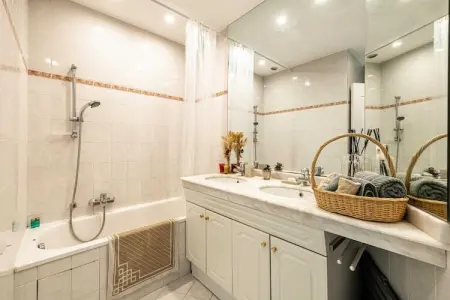 PB-223-SOURCE, Superbe maison climatisée 5 chambres/10 personnes - Antibes - Photo 21