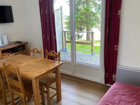 Deux pièces au calme avec piscine à Super-Besse - Photo 3