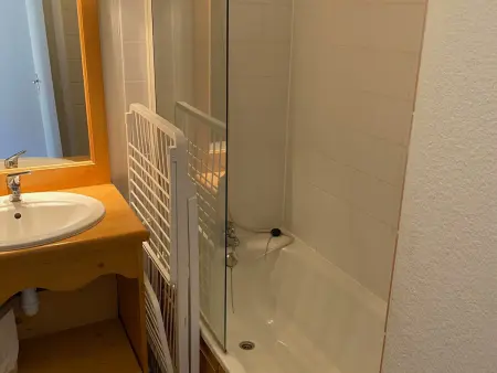 Deux pièces au calme avec piscine à Super-Besse - Photo 7