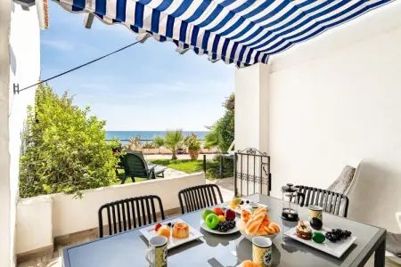 CT 398 - Faro's Beachfront House in Calahonda, Maison de vacances en bord de mer à Malaga - Photo 3