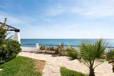 CT 398 - Faro's Beachfront House in Calahonda, Maison de vacances en bord de mer à Malaga - Photo 5
