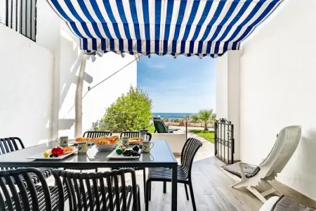 CT 398 - Faro's Beachfront House in Calahonda, Maison de vacances en bord de mer à Malaga - Photo 8