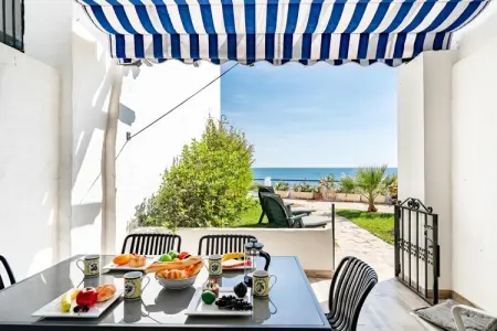 CT 398 - Faro's Beachfront House in Calahonda, Maison de vacances en bord de mer à Malaga - Photo 15