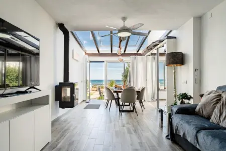 CT 400 - Faro's Beachfront House in Calahonda, Maison de vacances moderne en bord de mer - Photo 5