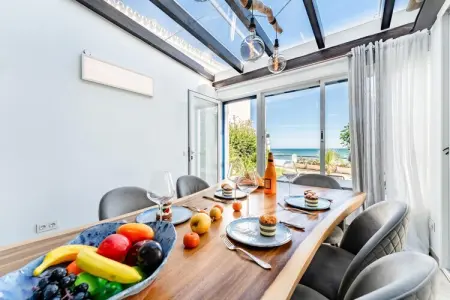 CT 400 - Faro's Beachfront House in Calahonda, Maison de vacances moderne en bord de mer - Photo 7