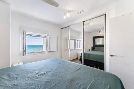 CT 400 - Faro's Beachfront House in Calahonda, Maison de vacances moderne en bord de mer - Photo 12