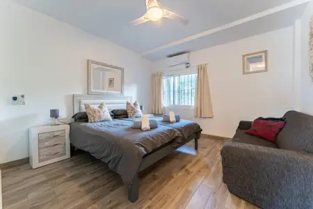 CT 399 - Faro's Beachfront Apartment in Calahonda, Escapade moderne en bord de mer, Calahonda - Photo 2