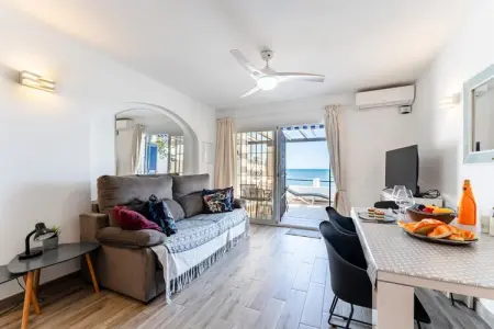 CT 399 - Faro's Beachfront Apartment in Calahonda, Escapade moderne en bord de mer, Calahonda - Photo 8