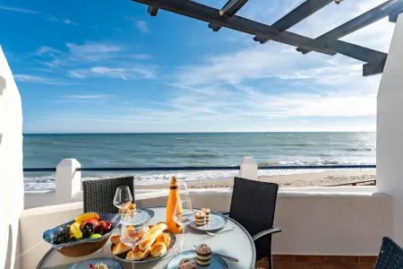 CT 401 - Faro's Beachfront Apartment in Calahonda, Appartement avec vue sur mer et terrasse à Malaga - Photo 20