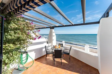 CT 401 - Faro's Beachfront Apartment in Calahonda, Appartement avec vue sur mer et terrasse à Malaga - Photo 21
