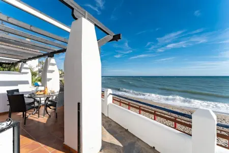 CT 401 - Faro's Beachfront Apartment in Calahonda, Appartement avec vue sur mer et terrasse à Malaga - Photo 22