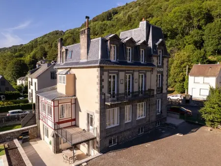 Grande demeure avec piscine couverte et parking pour 15 personnes - Photo 2