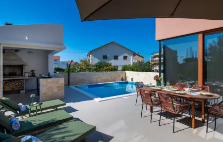 Maison 6 personnes à Brodarica - Photo 1