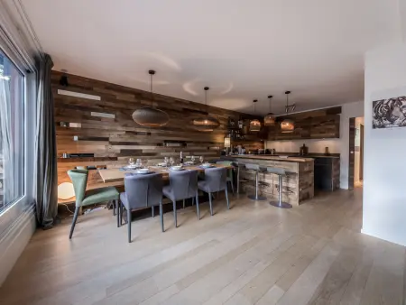 Luxueux Duplex 4 Chambres avec Balcons et Cheminée à Courchevel - Photo 4