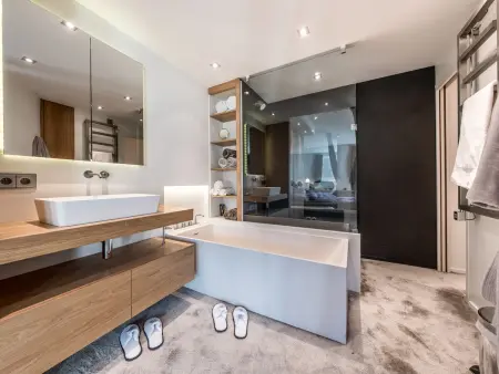 Luxueux Duplex 4 Chambres avec Balcons et Cheminée à Courchevel - Photo 8