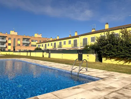 Maison avec jardin et piscine commune à Sant Pere Pescador - Photo 2