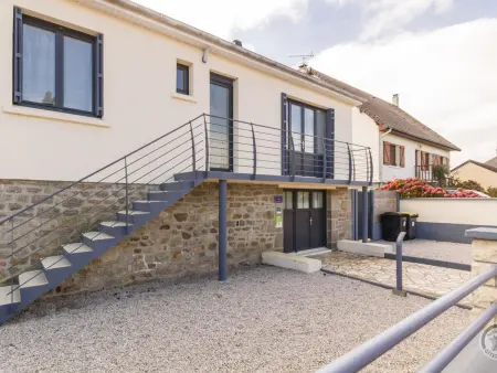Maison rénovée avec jardin clos et vue historique - Photo 5