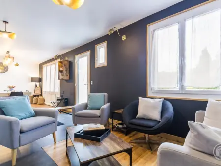 Maison rénovée avec jardin clos et vue historique - Photo 6