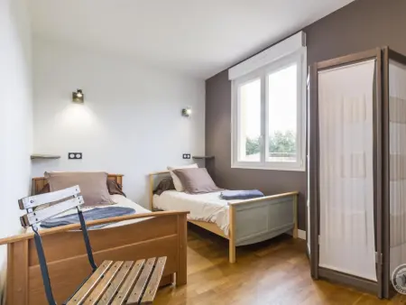 Maison rénovée avec jardin clos et vue historique - Photo 9