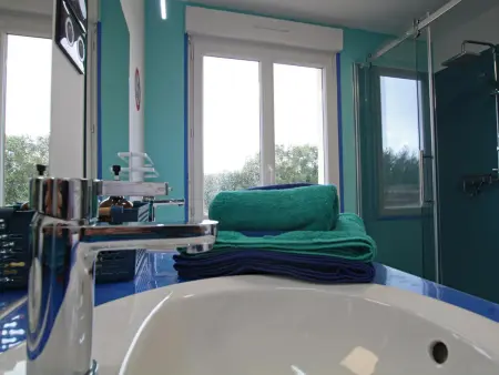 Maison rénovée avec jardin clos et vue historique - Photo 12