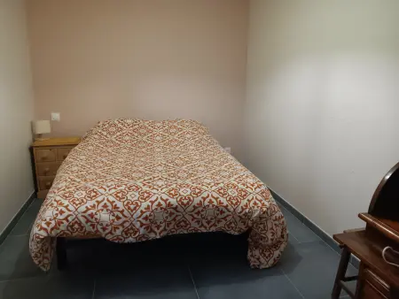 Maison familiale au centre du bourg, animaux sur demande - Photo 6