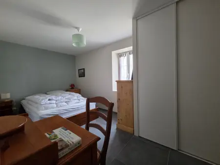 Maison familiale au centre du bourg, animaux sur demande - Photo 7