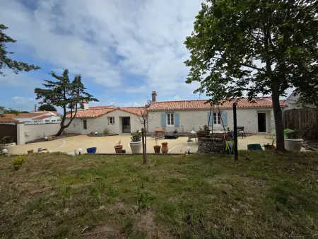 Maison familiale au centre du bourg, animaux sur demande - Photo 14