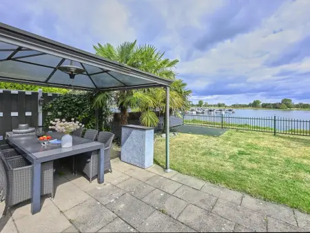Maaszicht, Maison de vacances au bord de l'eau avec jardin - Photo 7