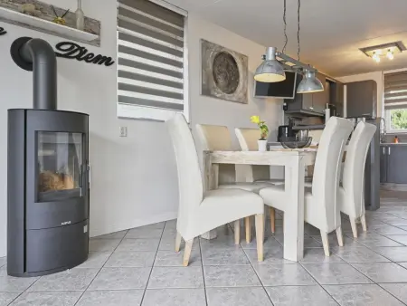 Maaszicht, Maison de vacances au bord de l'eau avec jardin - Photo 11