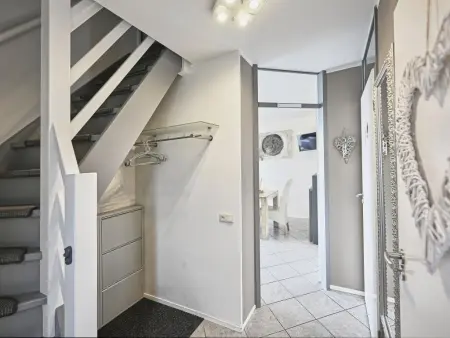 Maaszicht, Maison de vacances au bord de l'eau avec jardin - Photo 21