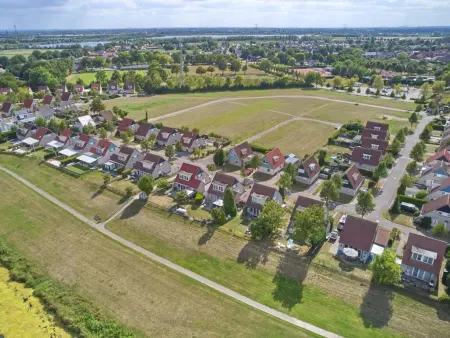 Maaszicht, Maison de vacances au bord de l'eau avec jardin - Photo 36