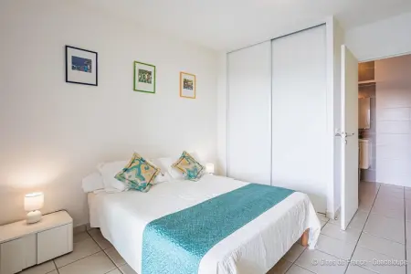 Paradise Bay Cozy studio by the sea, Appartement en bord de mer avec piscine - Photo 2
