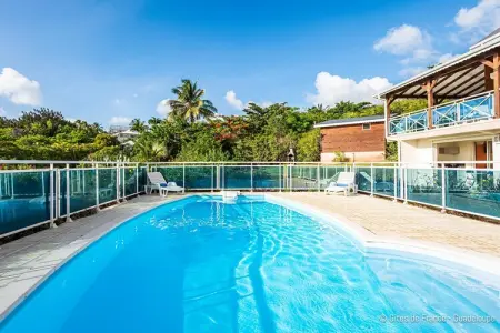 Complexe entier-Résidence-Villa-Salle de Bain amenagée-Vue mer, Villa en Guadeloupe avec piscine extérieure - Photo 13