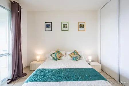 Complexe entier-Résidence-Villa-Salle de Bain amenagée-Vue mer, Villa en Guadeloupe avec piscine extérieure - Photo 22