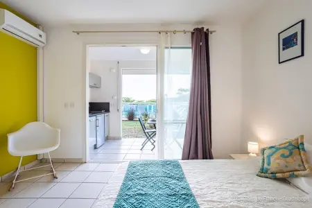 Complexe entier-Résidence-Villa-Salle de Bain amenagée-Vue mer, Villa en Guadeloupe avec piscine extérieure - Photo 23