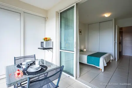 Complexe entier-Résidence-Villa-Salle de Bain amenagée-Vue mer, Villa en Guadeloupe avec piscine extérieure - Photo 34