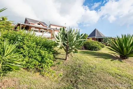 Complexe entier-Résidence-Villa-Salle de Bain amenagée-Vue mer, Villa en Guadeloupe avec piscine extérieure - Photo 37