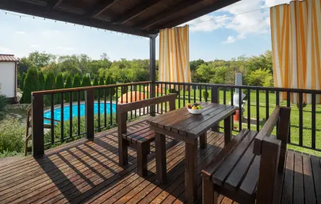 Maison 6 personnes à Tinjan - Photo 1