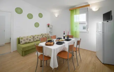 Maison 6 personnes à Tinjan - Photo 1