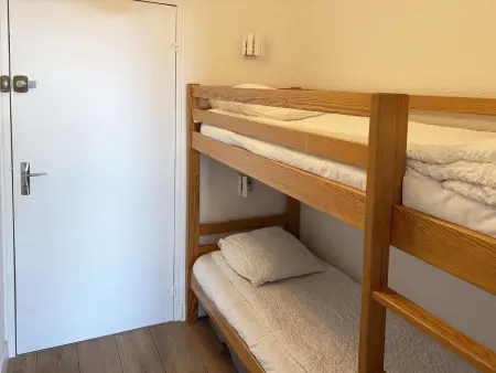 Studio skis aux pieds pour 4 pers, balcon vue vallée - Photo 4