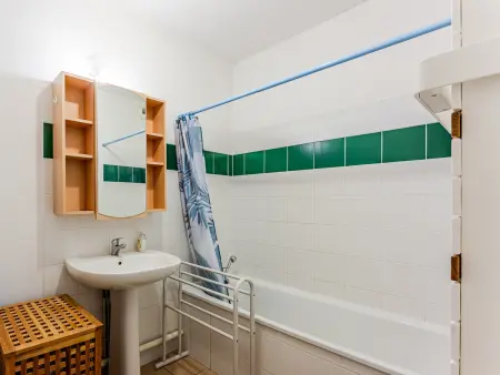 Appartement charmant avec piscine au 1er étage, proche centre et lac, 4 personnes - Photo 9